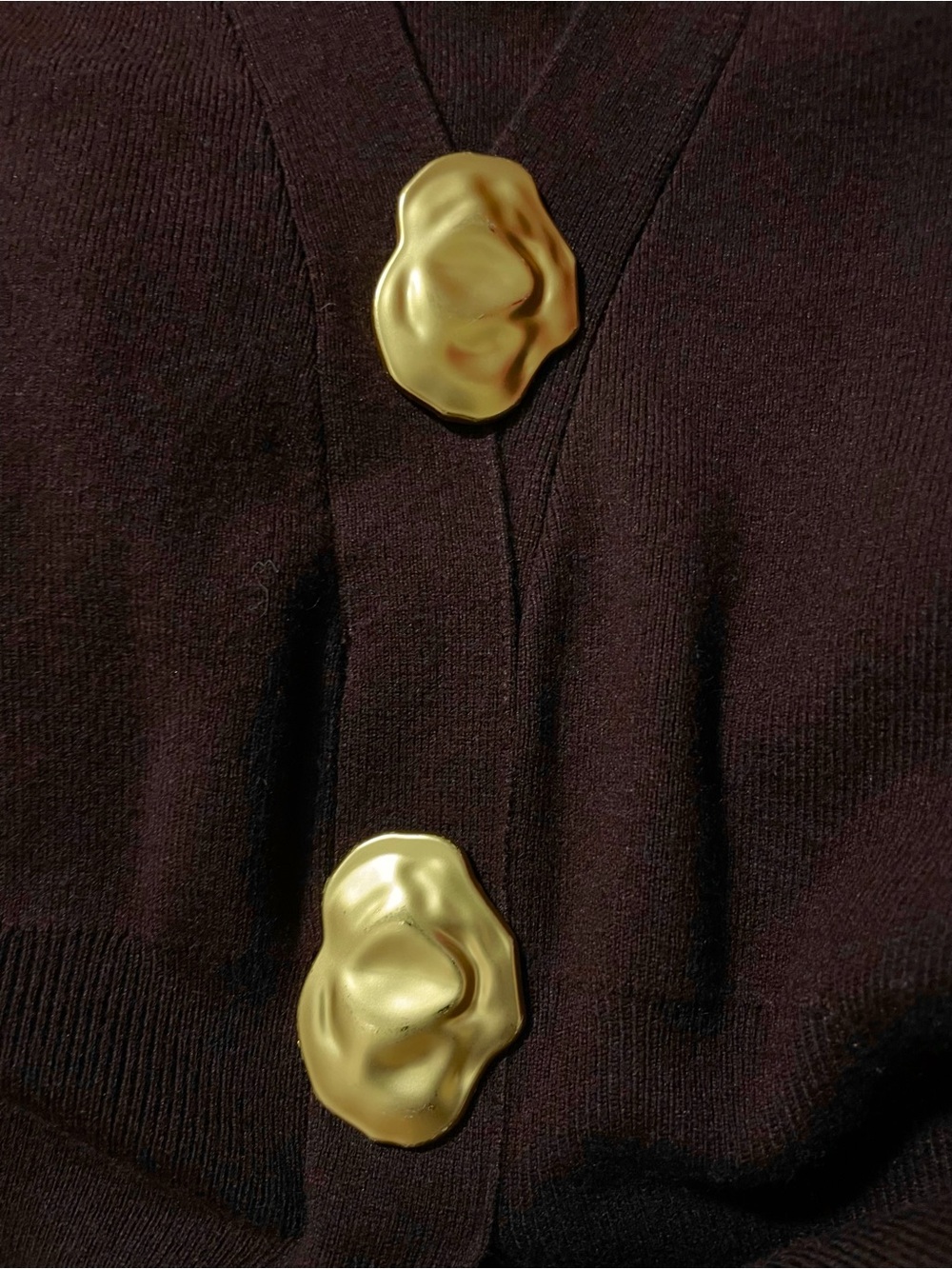 Metal Detail V-Neck Wool Blend Sweater - Picture 6 of 7
